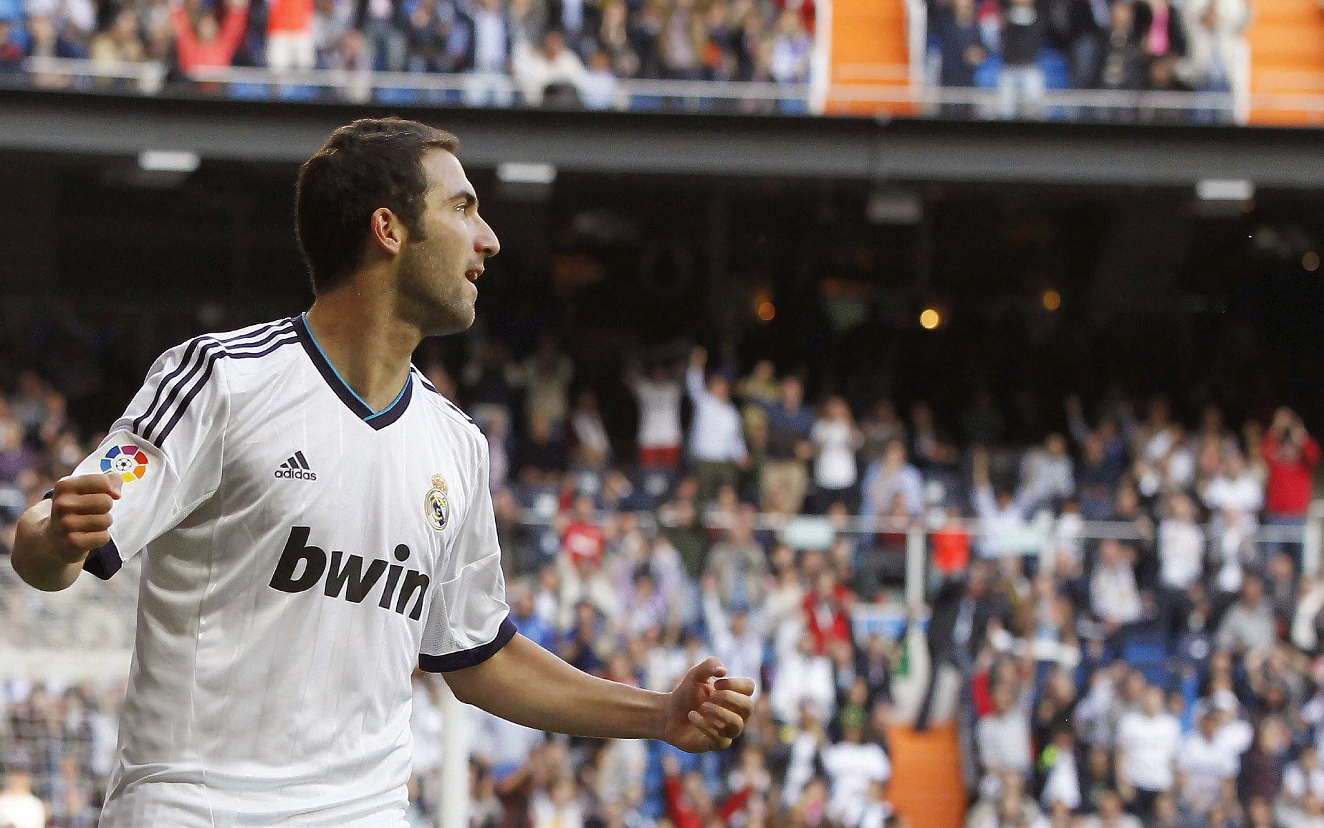 曼城中场核心再献助攻,球队进攻体系完美运转,曼城的中场大师是谁