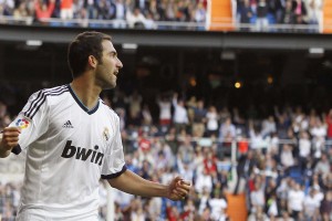 九游sports-曼城中场核心再献助攻，球队进攻体系完美运转，曼城的中场大师是谁