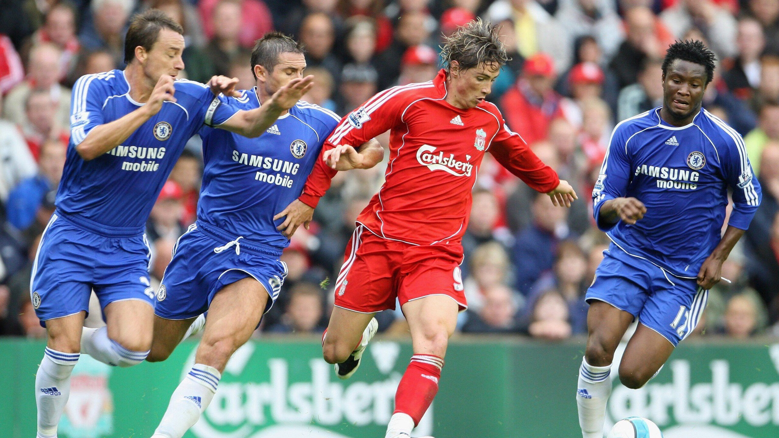 体育游戏回顾：虚拟世界里的竞技与球星数据，虚拟足球游戏